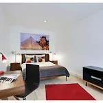 Apartments Paris Centre - At Home Hotel